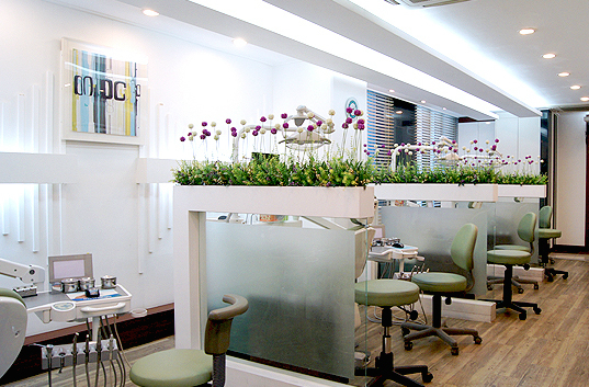 Slider image (4) SKY Dental Clinic